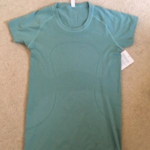 Lululemon Swiftly SS-8 NWT